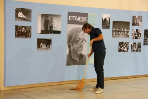 O Sekoer en el 41º Salón de Humor Internacional de Piracicaba, Brasil, 2014.jpg
