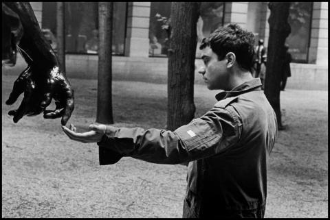 Museo Rodin, Paris. 1998. © Elliott Erwitt - Magnum Photos a.jpg